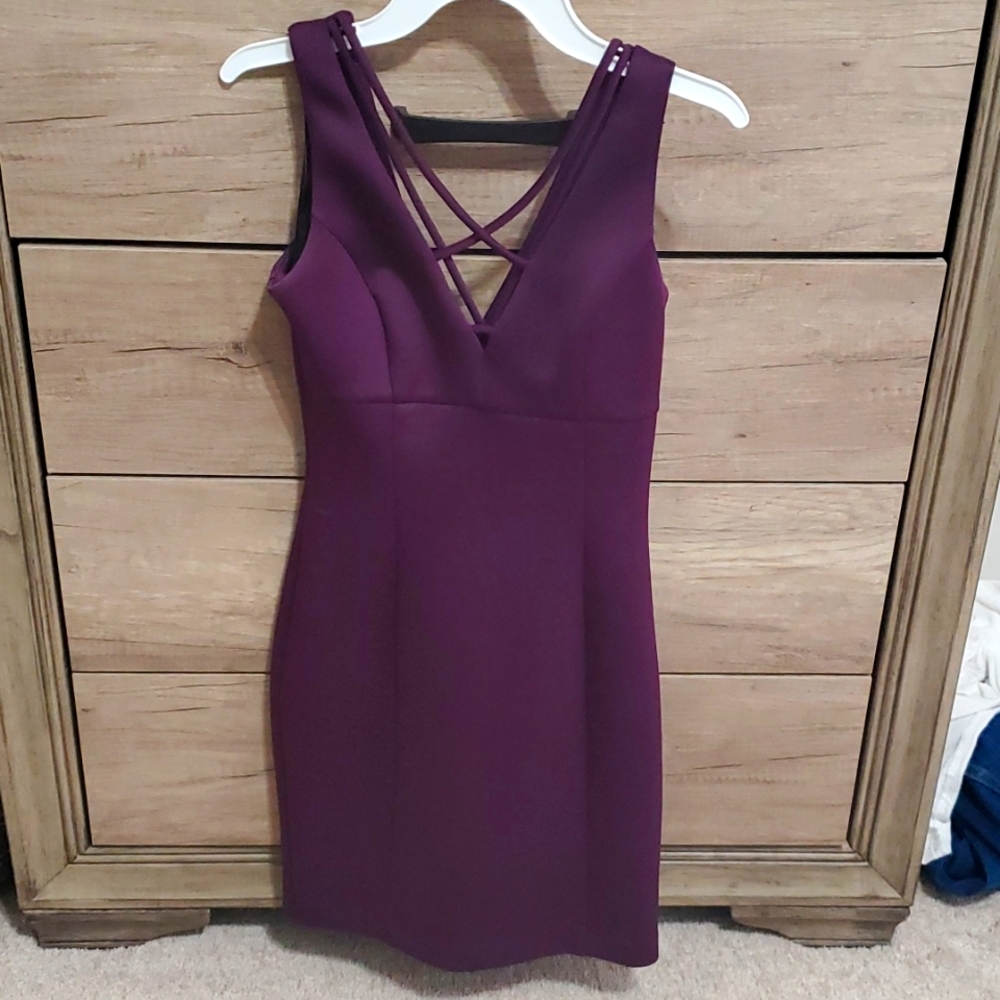 Guess plum bodycon cocktail dress, sz 0